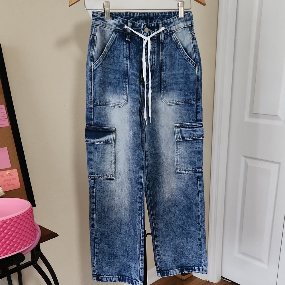 Blue Flare Wide Leg Jeans with Distressed Style